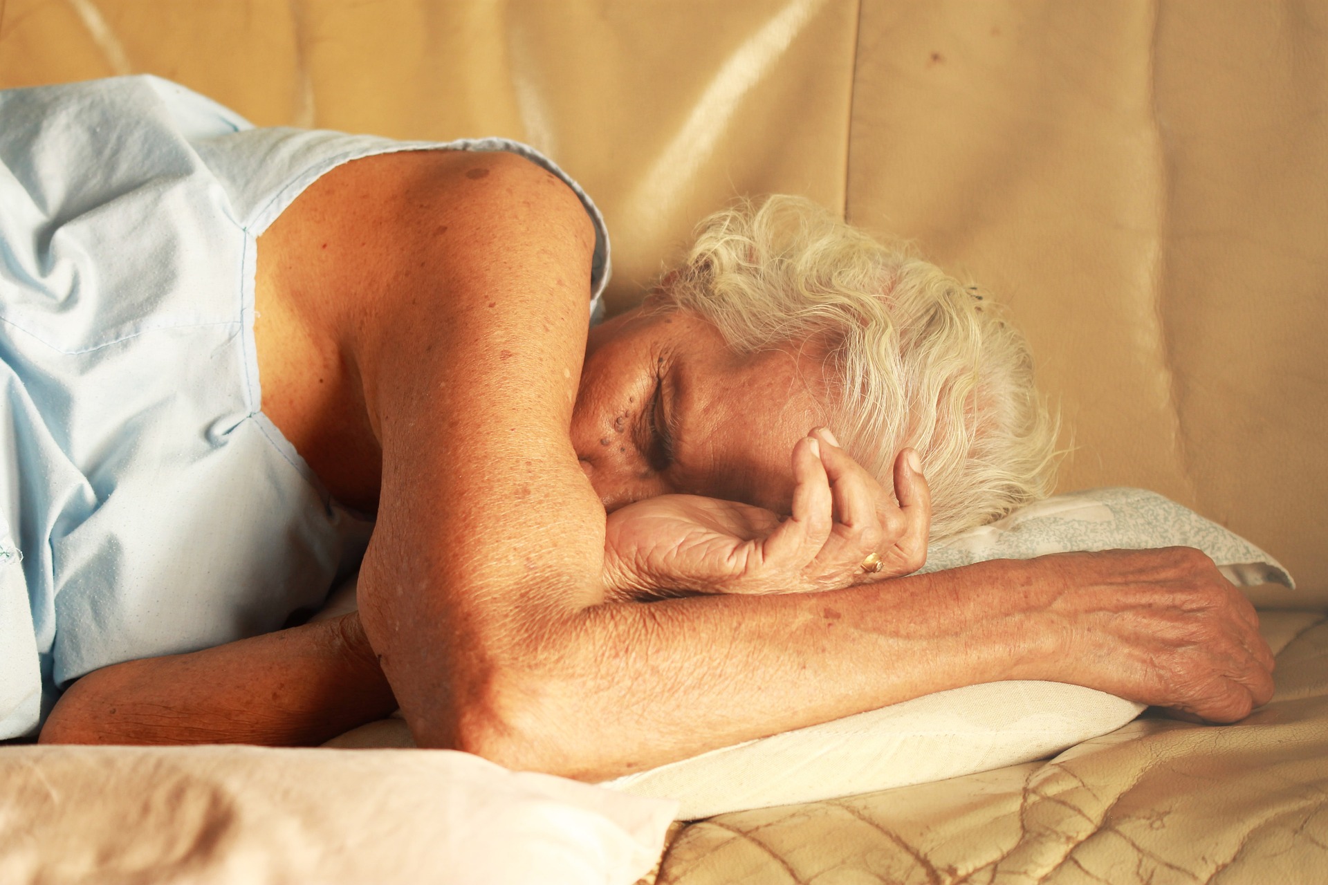 Problemas de sueño en la tercera edad, consejos para dormir mejor